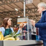 grocery stores that offer senior discounts