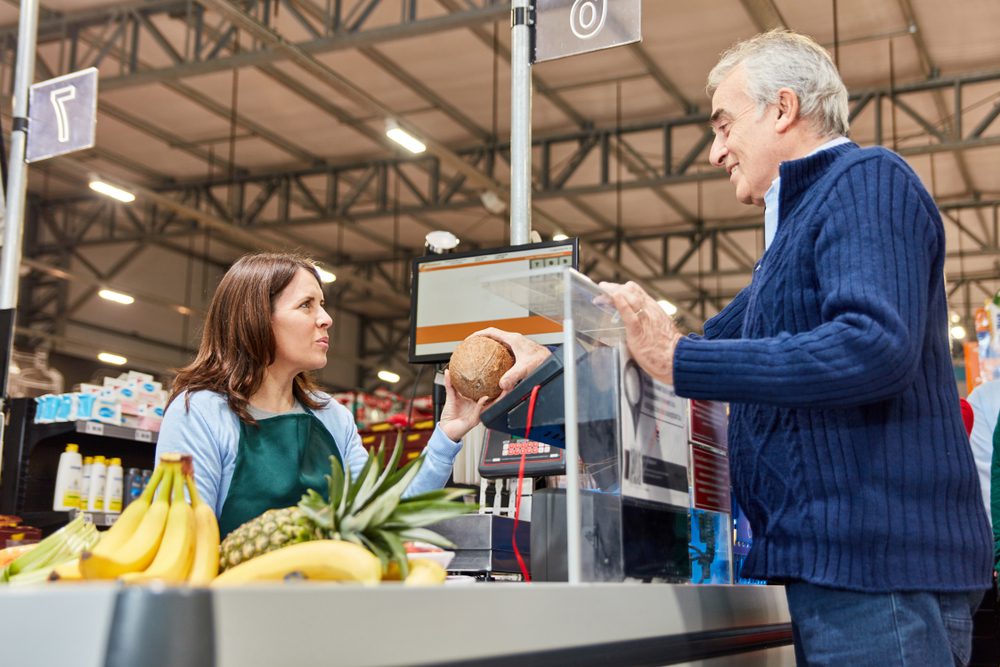 grocery stores that offer senior discounts